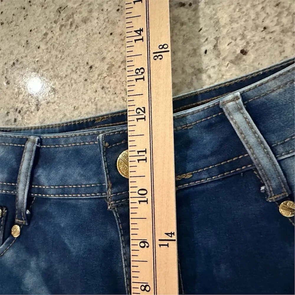 Salvaje Evolution Women's embellished space/Art‎ Acid Wash Denim jeans Size 9